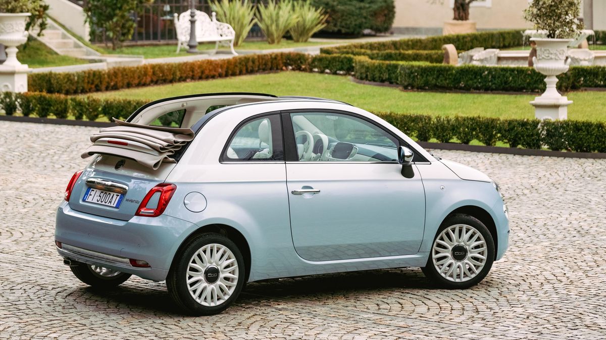 Roztomilý fiátek s investičním potenciálem: Současný Fiat 500 se loučí edicí pro rozmazlené sběratele