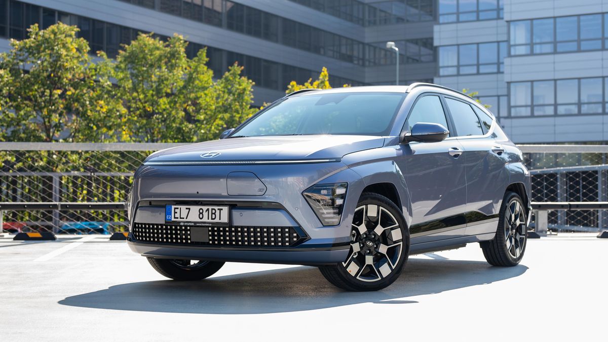 Startujeme dlouhodobý test elektromobilu Hyundai Kona: Hýčká si nás výbavou i komfortem, ze spotřeby občas kulíme oči