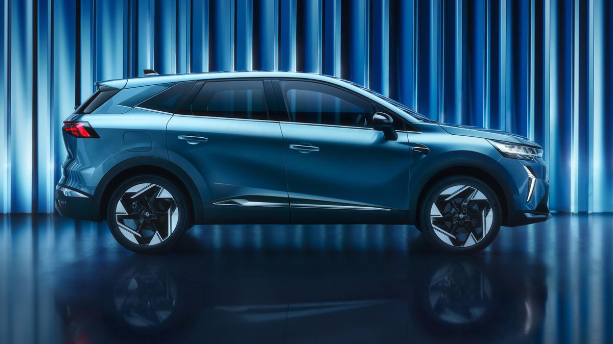 Kombíky nevymřely! Renault představuje novinku s obřím kufrem a normálním motorem. Jezdí za 4,6 l/100 km