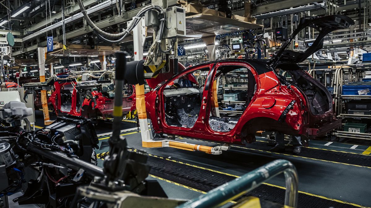Toyota zůstává největší automobilkou světa, loni dosáhla rekordních prodejů