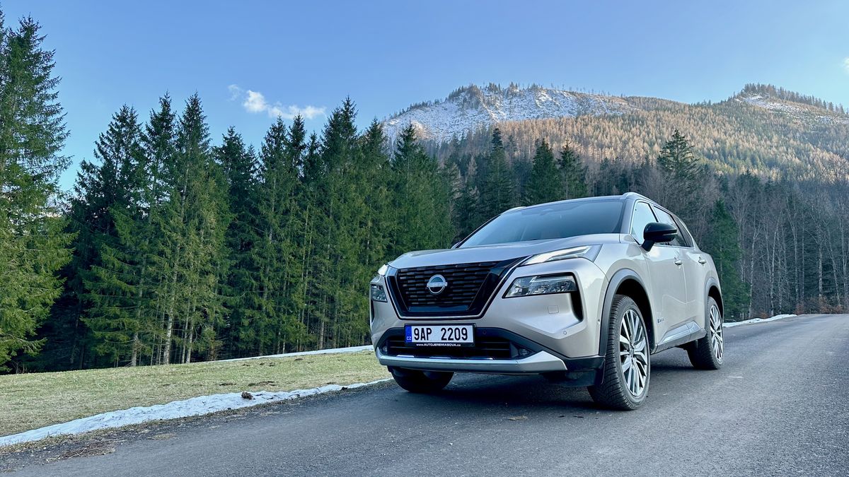 X-Trailem do Alp: Teprve v horách naplno pochopíte, proč má tahle hybridní čtyřkolka smysl