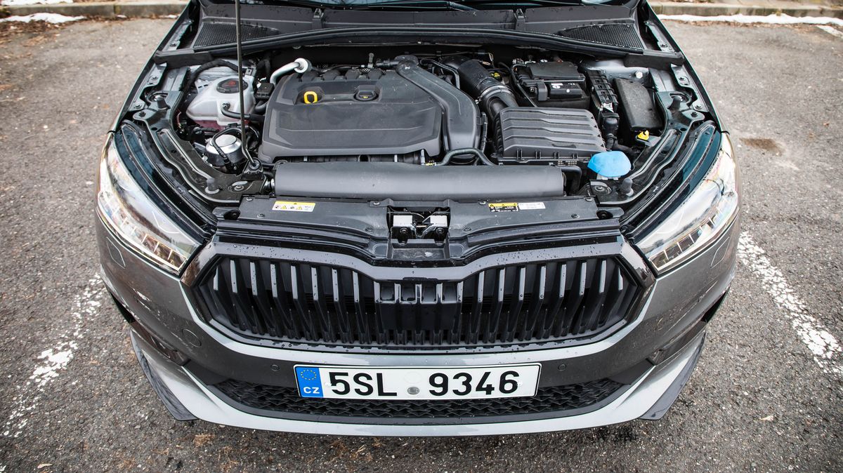 Zákaz prodeje aut se spalovacími motory: Definitivní rozhodnutí odloženo