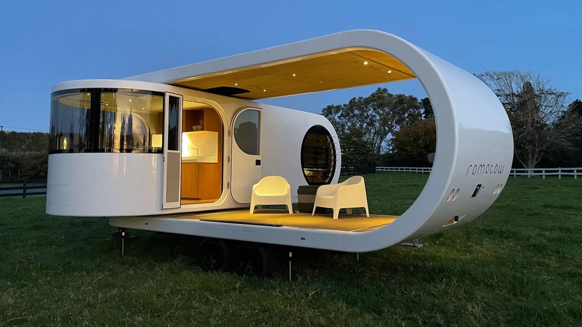 Obývací USB flashdisk: Netradiční karavan Romotow T8 má luxusní výbavu a moderní design