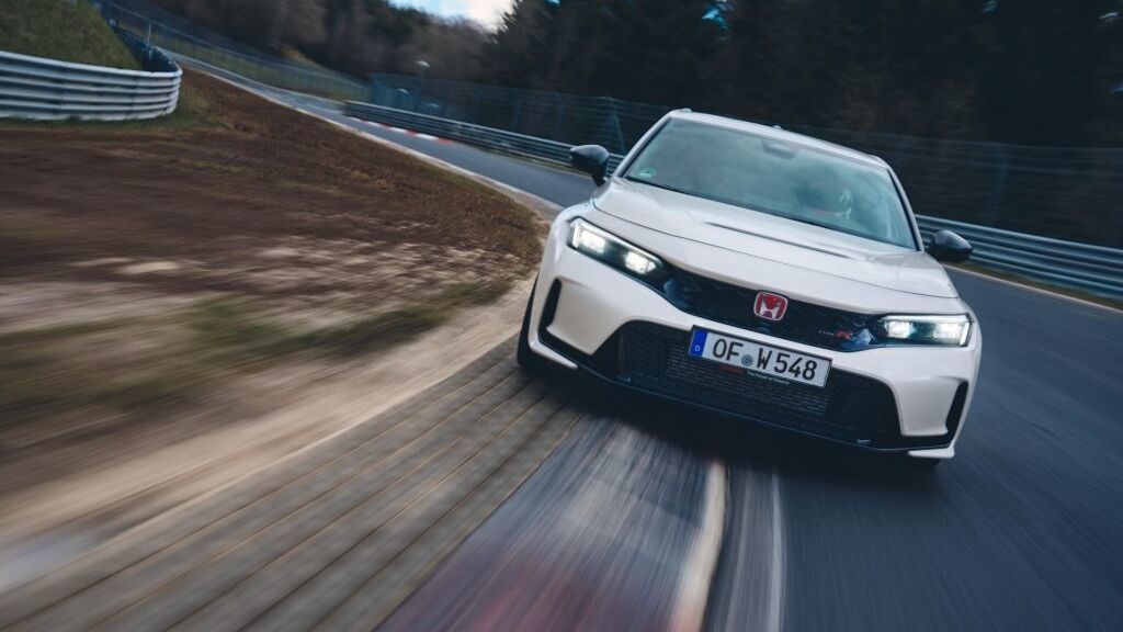 Rekord nebo podvod? Honda zazářila v Zeleném pekle, úspěch však znovu provází kontroverze