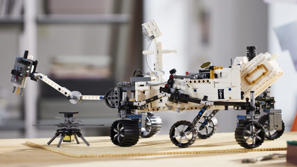 Do vesmíru a ještě dál: LEGO představilo novou stavebnici sondy Mars Rover Perseverance od NASA