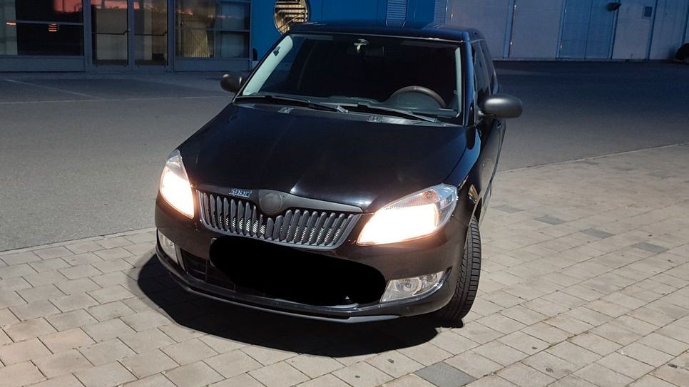 Na prodej je Fabia druhé generace, kterou jste ještě neviděli. Má výkon jenom dvacet koní (!), přitom je ale dražší než nová