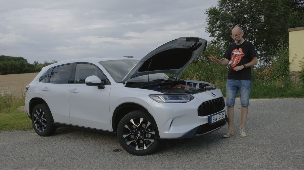 Honda ZR-V: Že ji neznáte? Škoda, na základech skvělého Civicu vznikl neméně skvělý crossover. Spotřebu jsme ale čekali nižší