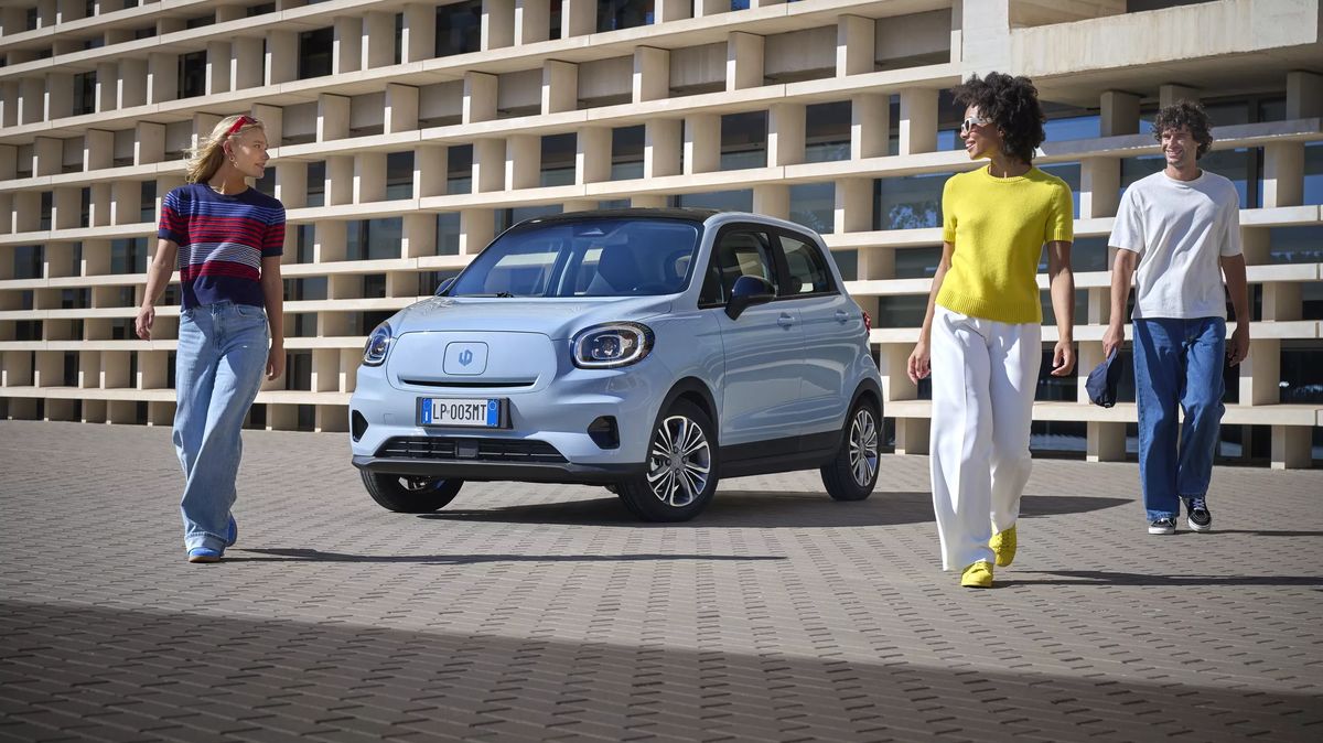Stellantis zastavil výrobu elektromobilů čínské firmy Leapmotor v Polsku. Nejspíš kvůli čínské odvetě za evropská cla na elektromobily