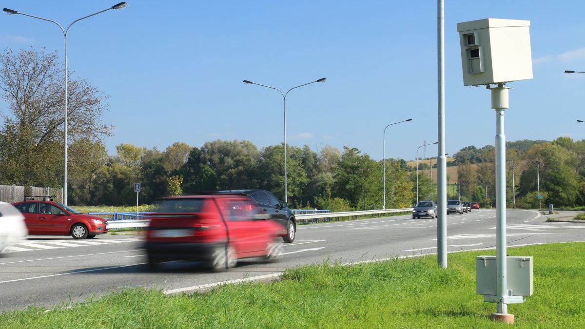 Úplně stejný přestupek, ale jednou je i za body a podruhé jen za peníze. Skutečnou realitu bodového systému zná málokdo