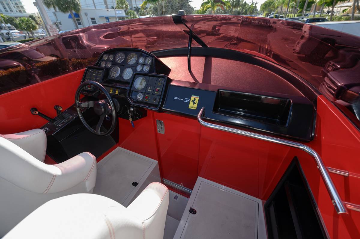 Ferrari Riva 32 