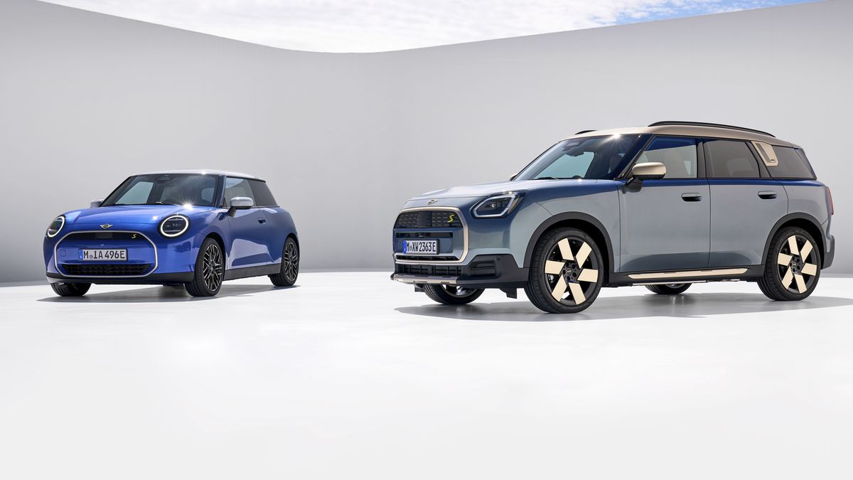 Jako v prémiové bavlnce s digitálním mazlíkem k tomu: Nové MINI Cooper a Countryman poprvé naživo