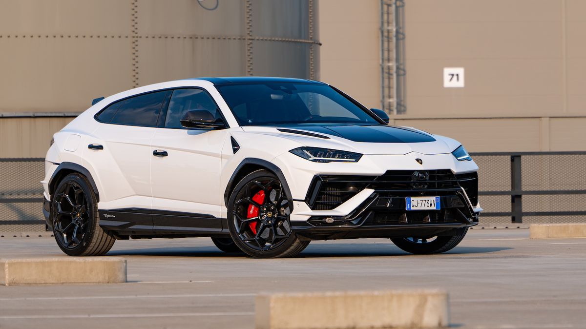 Lego pro pořádné chlapy za 5,3 milionu: Lamborghini Urus Performante jede jako zběsilé. Boduje i tam, kde byste to nečekali