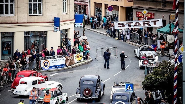 Kam o víkendu? Za veterány! Na auta na Zbraslav, na motorky do Hrubého Jeseníku