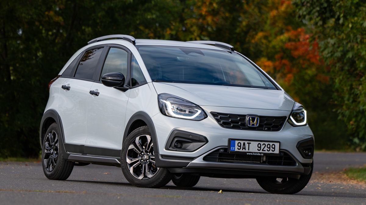 Hvězda mezi malými auty: Honda Jazz Crosstar je výjimečně prostorná a úsporná, ale kazí si to cenou