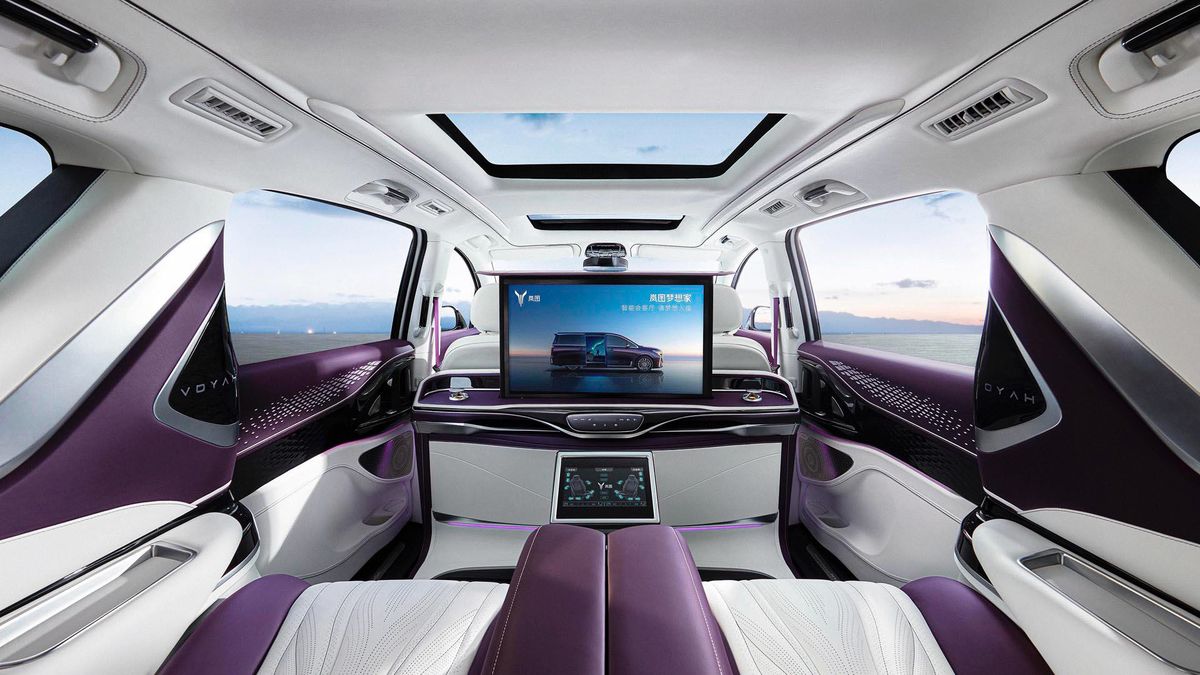 Toto hyperluxusní MPV se sedačkami z teletiny a výsuvnou televizí vzniklo v Číně. Koupíte ho i u nás, připravte si však pořádný balík