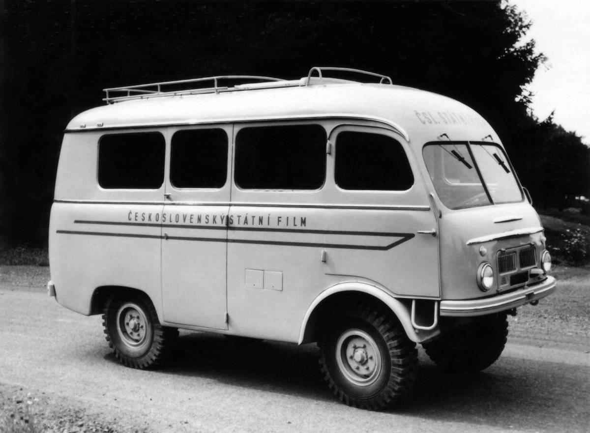 Filmařskou 805 pomáhala stvořit Karosa.