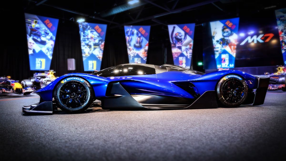 Hyperauto Red Bullu je konečně tady! Má 1 200 koní a na okruhu udrží krok s monopostem F1