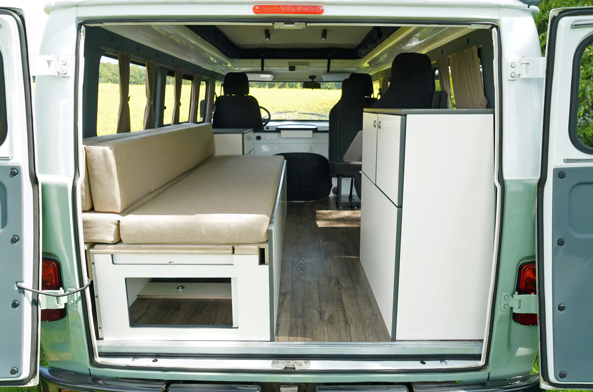 Obytny Uaz 26 Bajkal Je V Cesku Startuje Na 656 Tisicich Garaz Cz