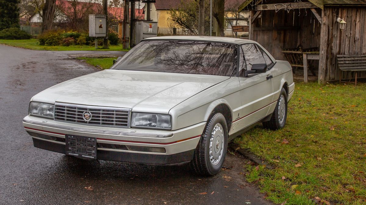 Cadillac Allanté: Luxusní kabriolet, který vznikl s pomocí Boeingu 747