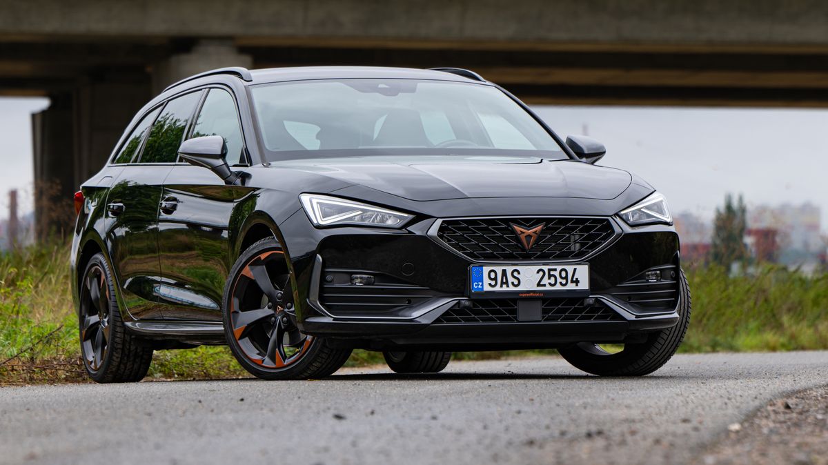 Cupra místo Octavie? Leon v kombíku má pořádný kufr, slušný motor a hezky jezdí. Zlobí nás jen drobnostmi