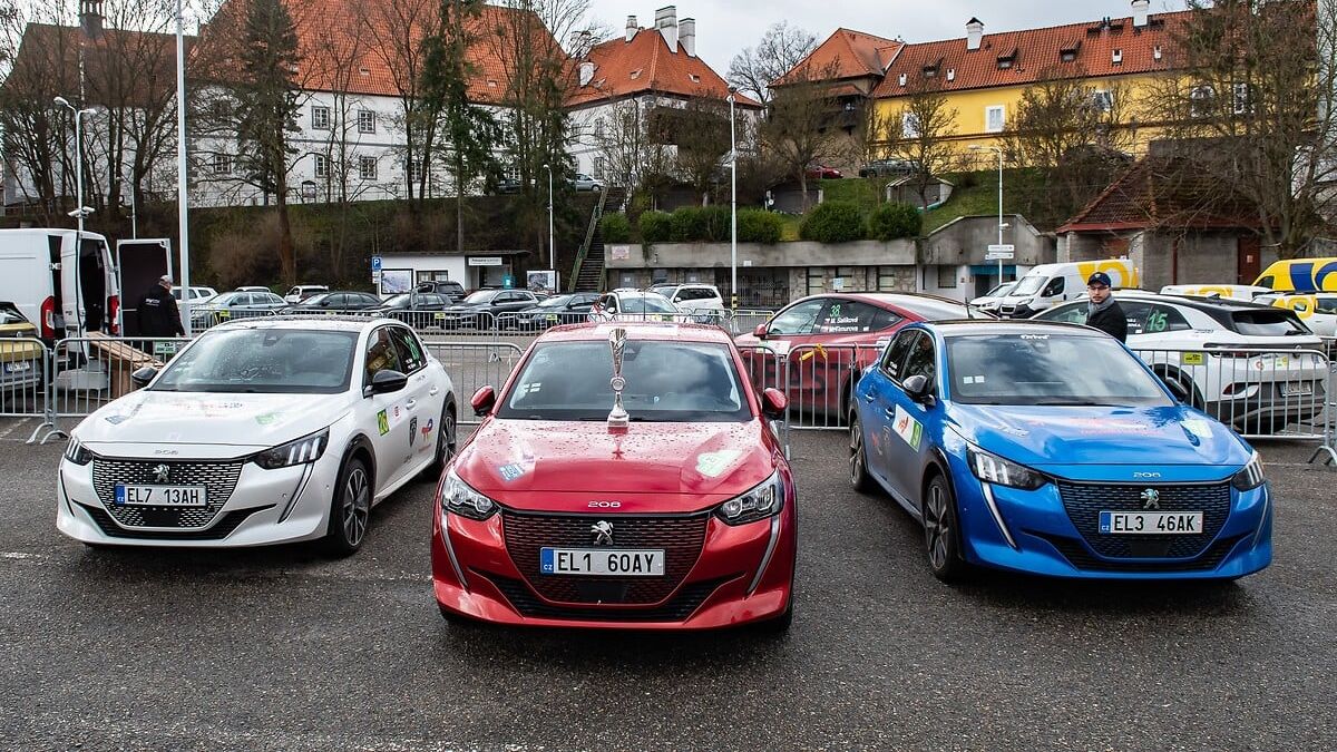 Peugeot v závodě na spotřebu boduje. V České Trophy v ecoRally je na bedně