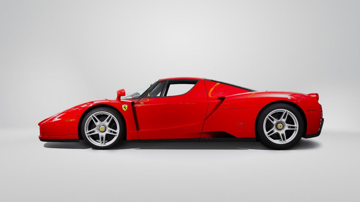 Fernando Alonso se zbavuje svého nádherného a speciálně pro něj vyrobeného Ferrari Enzo, očekává se cenovka z jiného světa