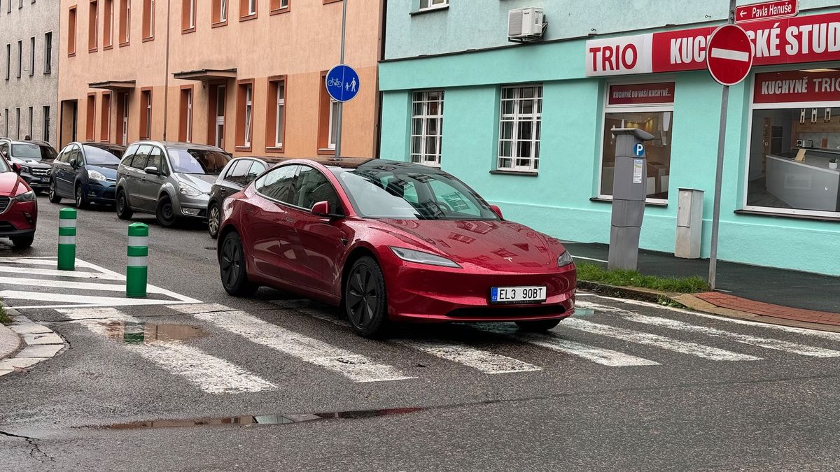 Zebra není parkoviště: Na přechodu pro chodce nemáte s autem normálně co dělat, existují ale výjimky. A jsou zákonné