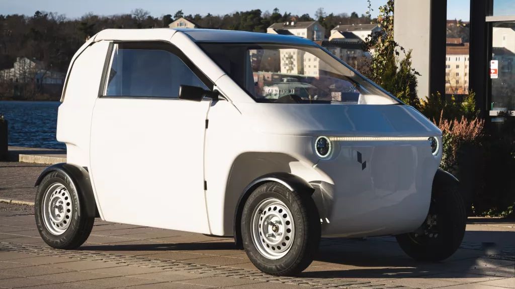 Nejlevnější elektromobil je skládačka jako z IKEA. Doručí vám ho v krabici a stojí jen 234 tisíc Kč