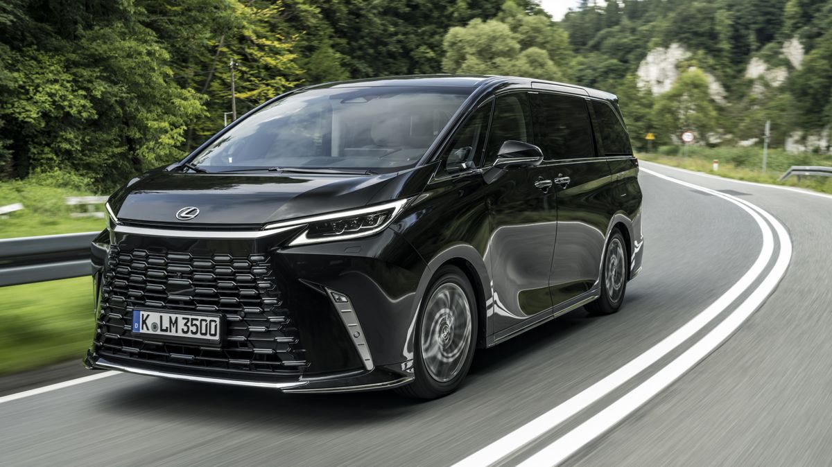 Když chcete tryskáč, ale bojíte se létat: Superluxusní Lexus LM je dokonalým úkrytem pro všechny VIP