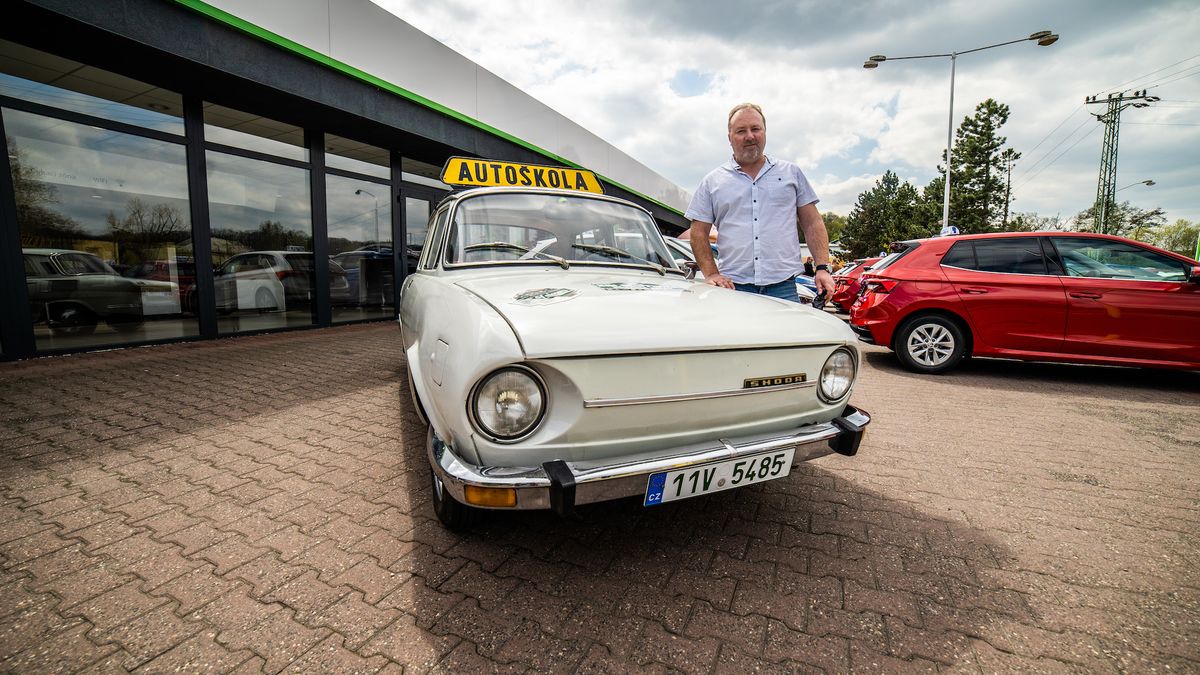 Staré otázky z autoškoly: Pamatujete si, jak vypadaly testy za Československa? Vyzkoušejte si náš retrotest!