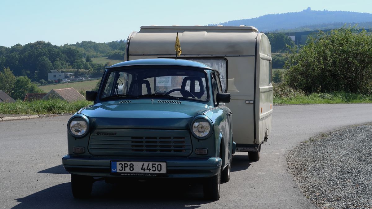 Trabant to na konci kariéry zkusil se čtyřtaktním motorem, šlo vlastně o moderní auto. Hitem se stal až několik let po konci výroby