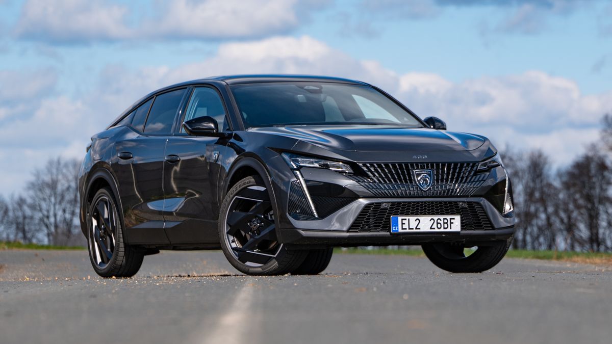 Nevíme, co to je, ale líbí se nám: Peugeot 408 je svérázný, ale krásný crossover. Cena vás však omráčí