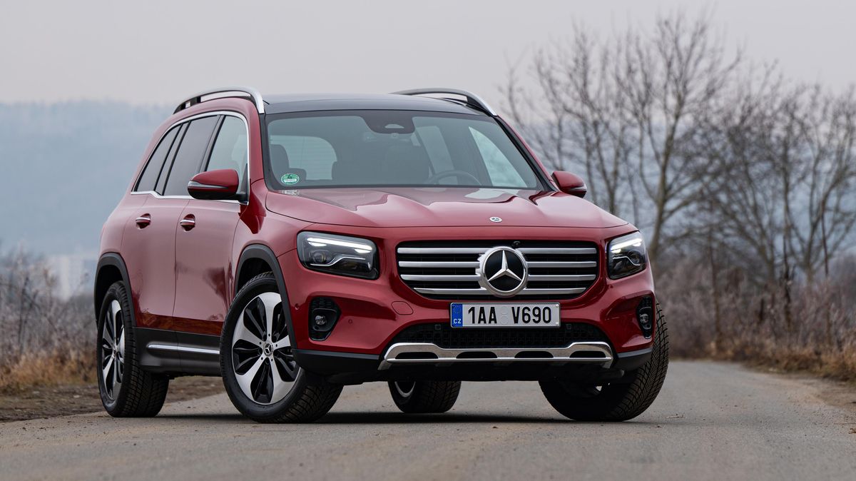 Prémiové SUV nemusí stát miliony: Mercedes GLB nabídne sedm míst a naftu se čtyřkolkou za cenu Kodiaqu