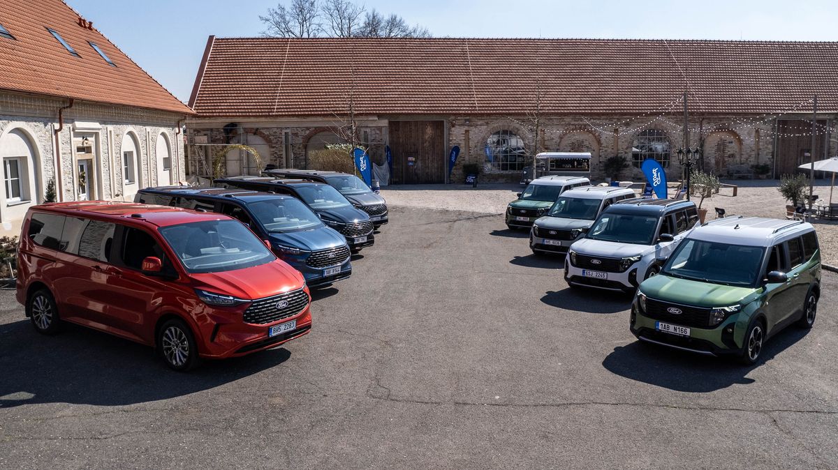 MPV stále žijí: Velkoprostorová rodinná auta Fordu přicházejí ze světa dodávek, jezdí ale jako osobáky
