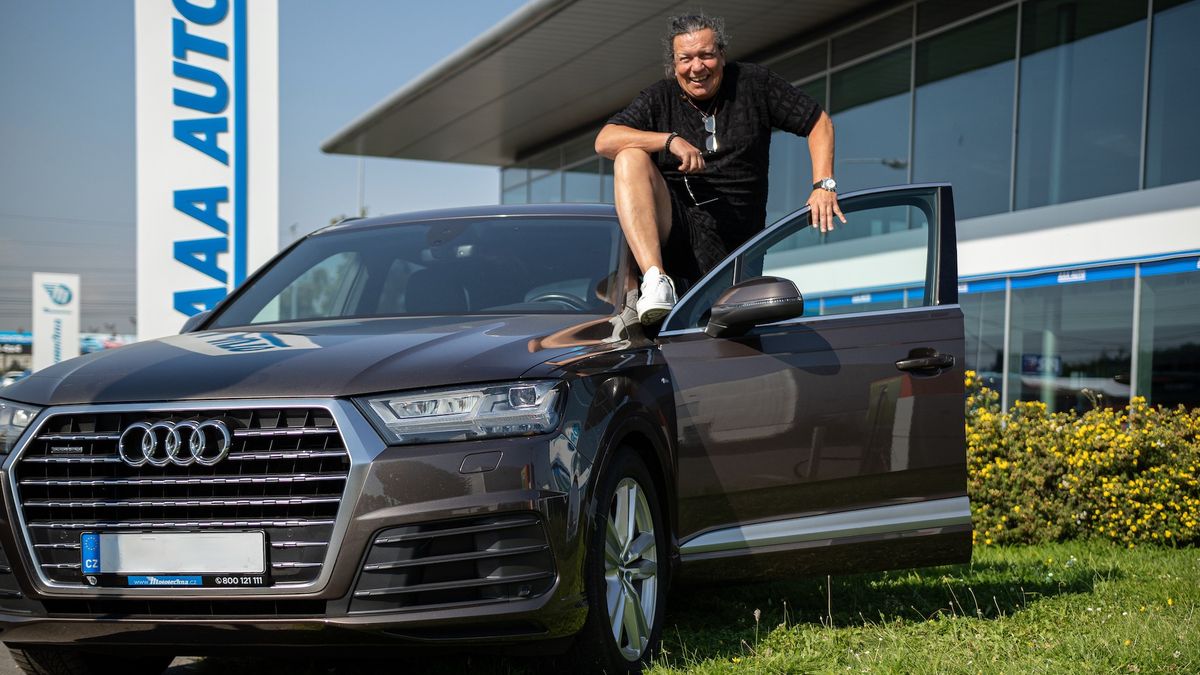 Rozhovor s Richardem Genzerem: Poprvé řídil v 7 letech, nemusí elektromobily a miluje auta, která jsou úplně na…!