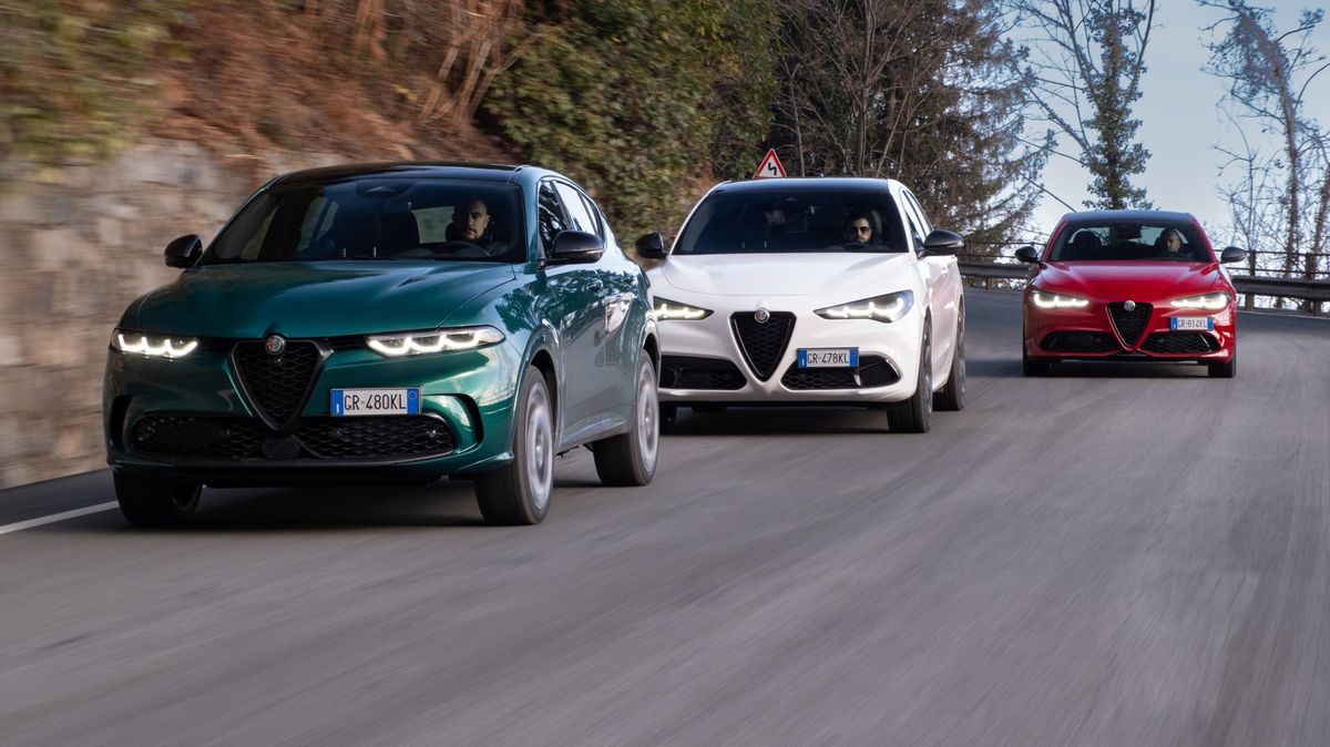 Alfa Romeo vzdává hold své domovině. Edice Tributo Italiano je v Česku, platí pro všechny modely a je tříbarevná. Levné ale opravdu nejsou