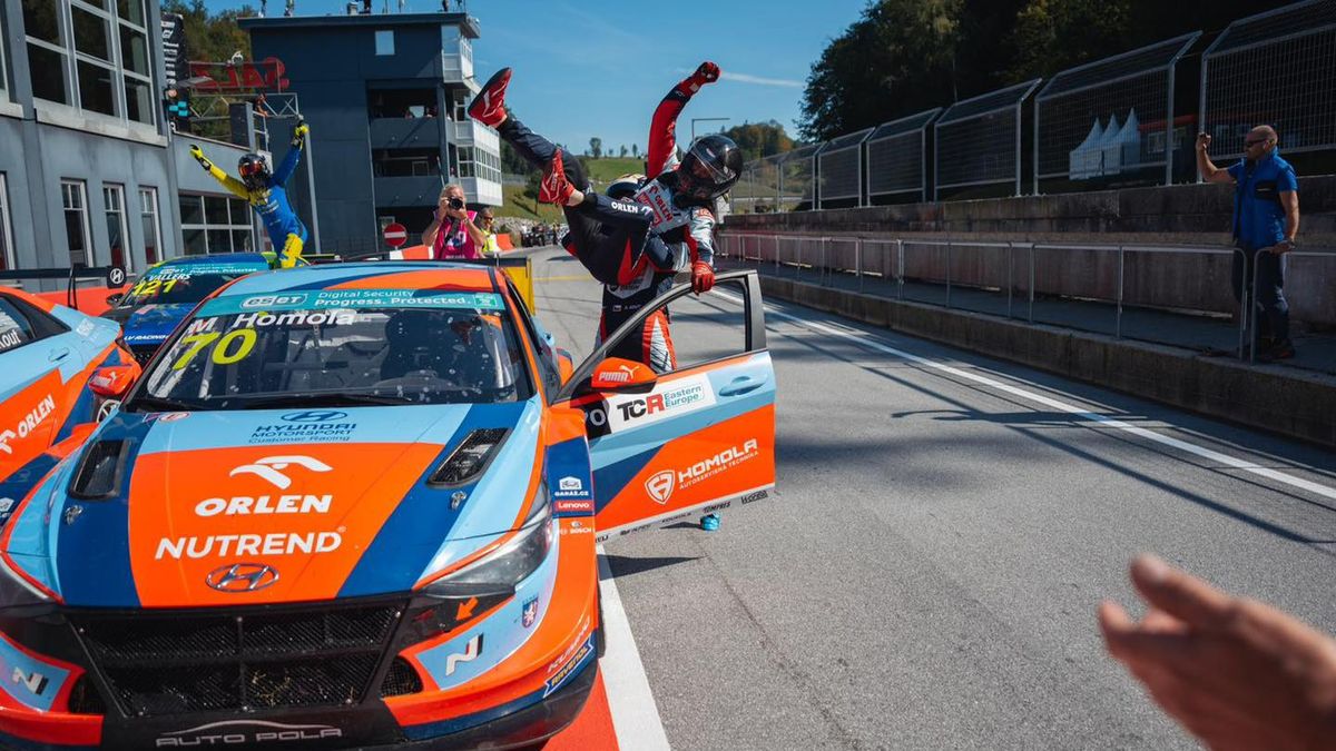 Tuhý boj v českém týmu Janík Motorsport: O šampionovi rozhodl poslední závod, titul získal Maťo Homola!