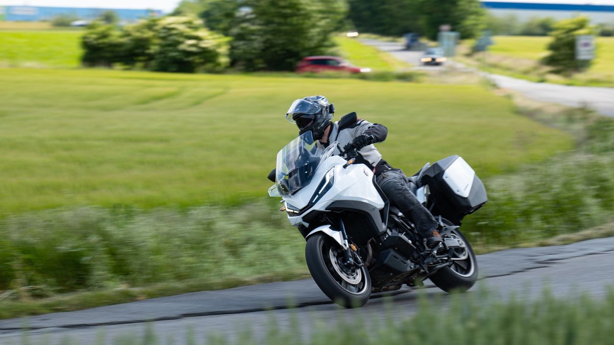 Motorky s automatem jsou stále rozšířenější a zdaleka nejde jen o skútry. Nejvíc modelů nabízí Honda, novinky má však i konkurence