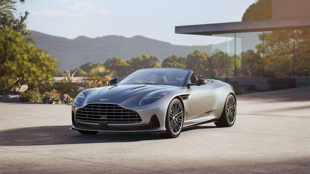 Vyhrabe se z toho vůbec někdy? Aston Martin vykázal nečekaně vysokou ztrátu a snížil odhad objemu prodeje