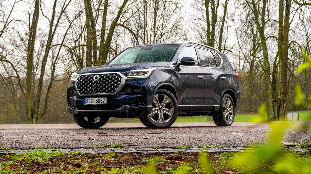 Testujeme SsangYong Rexton: Odveze rodinu, odtáhne náklad a zastoupí off-road, bezchybný ale není