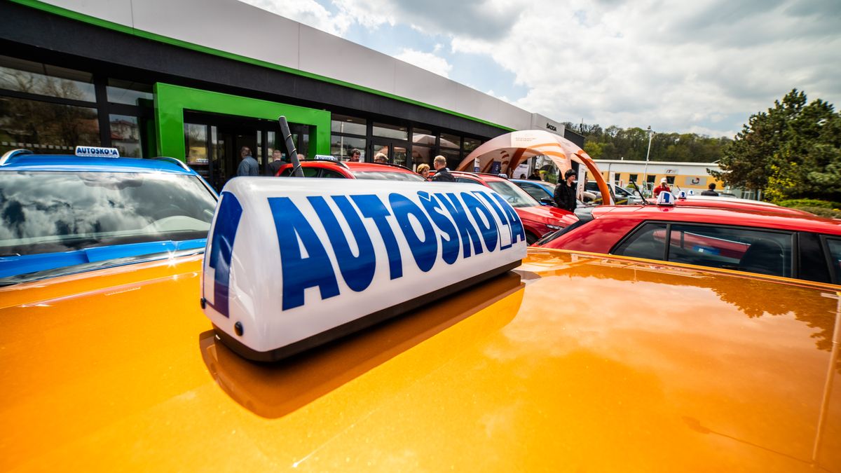 Podívejte se, jak vypadají nejnovější auta mířící do autoškol a čím vším pomáhají začátečníkům