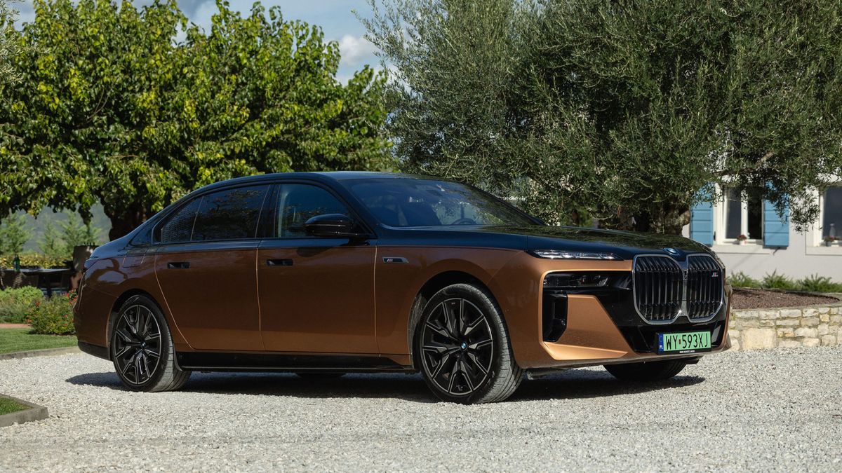 To nejlepší auto, jaké BMW vyrábí: Vrcholná i7 M70 ohromuje nejen luxusem, ale i rychlostí