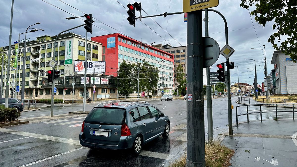 Plná čára, červená… Předpisy lze v určitých případech beztrestně porušit, ale je to hodně tenký led