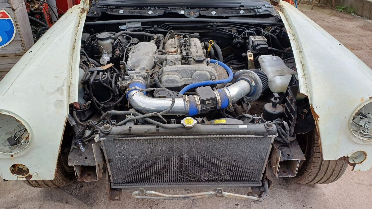 V Anglii vzniká unikátní škodovka: Původní Octavia dostává japonskou techniku a turbo, cílem je 200 koní