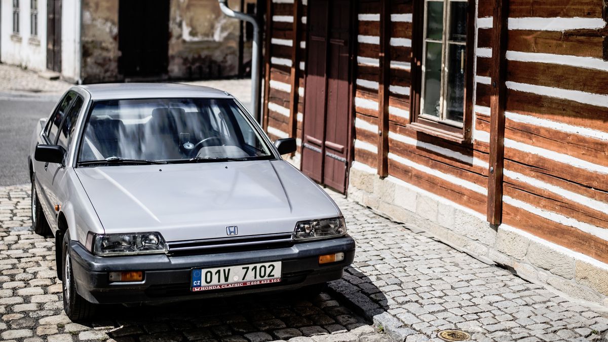 Honda Accord třetí generace je krásným důkazem, jak dobrý může být i vlastně úplně obyčejný sedan