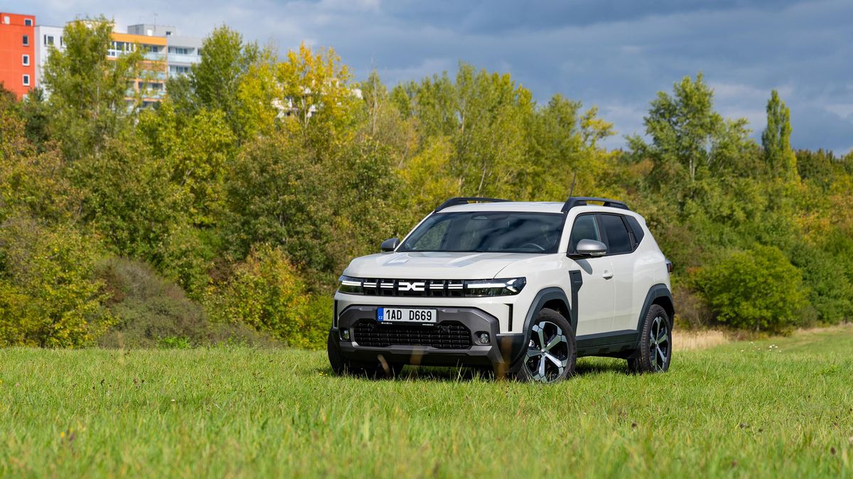 Nová Dacia Duster na LPG je auto, které potěší spořílky. Sice moc nejede, ale zase dojede hodně daleko. A pořád stojí supr peníze
