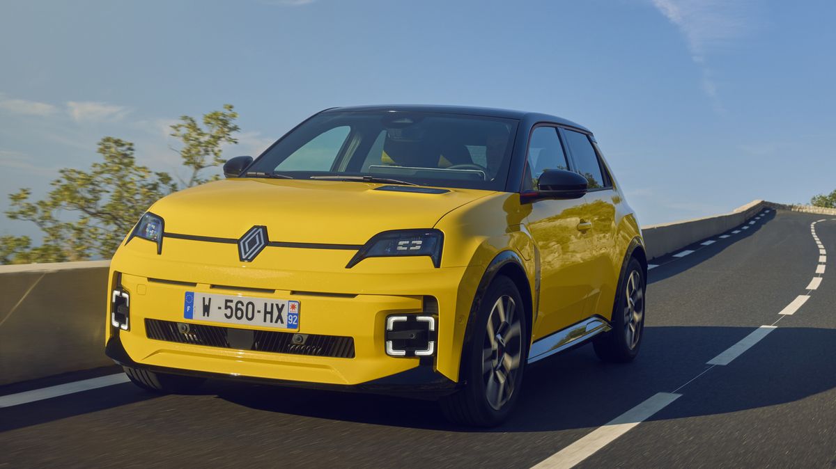 Projeli jsme přelomový Renault 5: Elektrický retro-futuristický fešák může přilákat davy