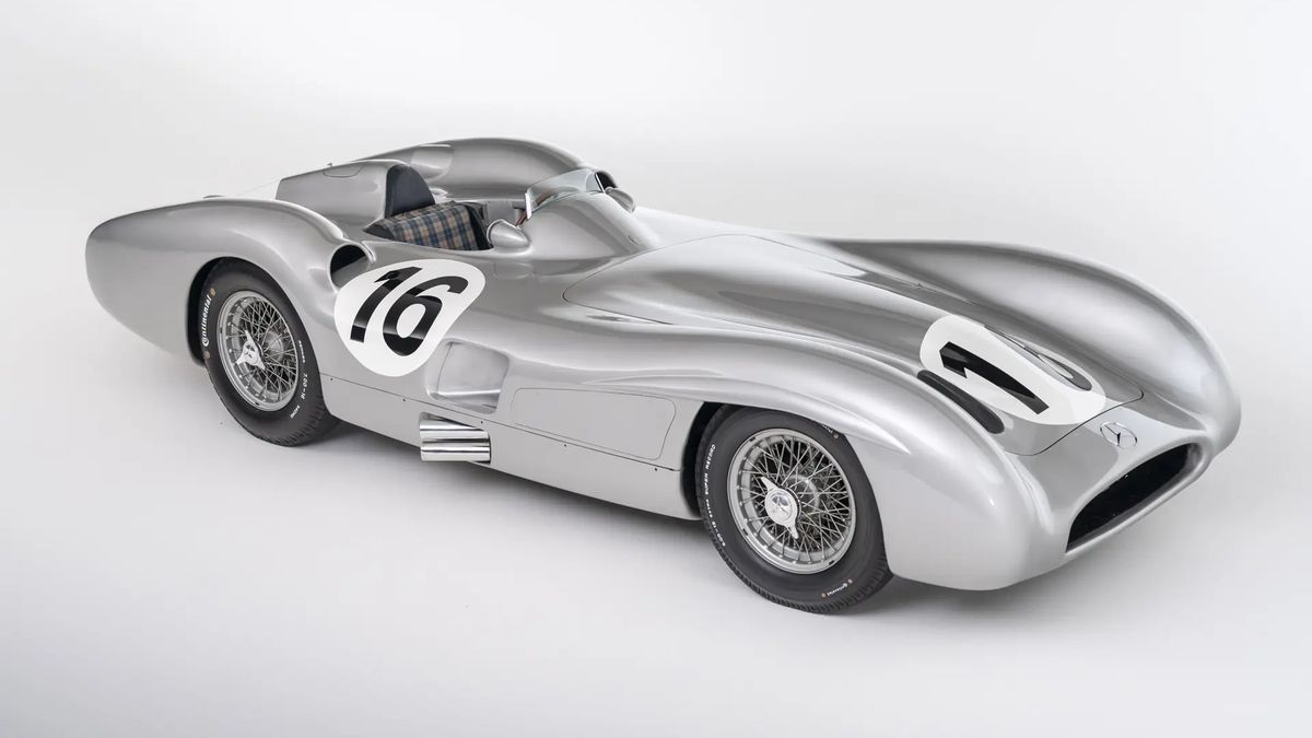 Veledůležitý historický závoďák od Mercedesu míří do aukce. Odhadovaná cena je naprosto extrémní