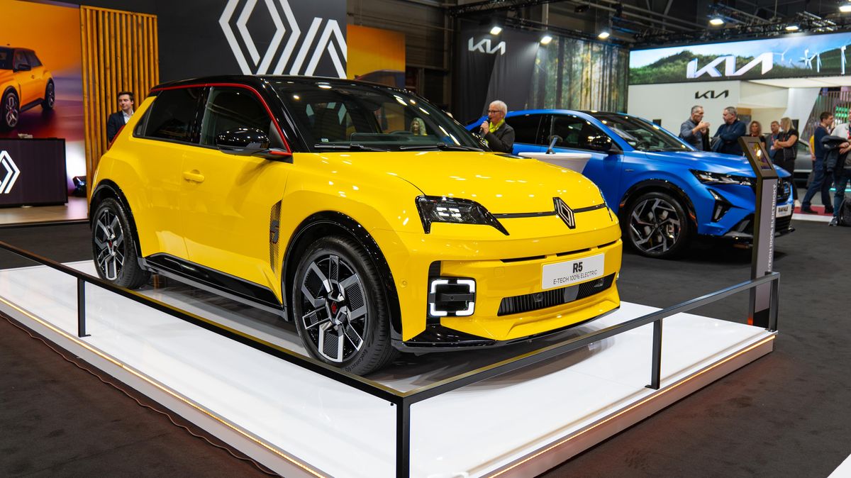 Evropským autem roku 2025 se stala retro stylovka Renault 5! Francouzi si připisují historický zářez