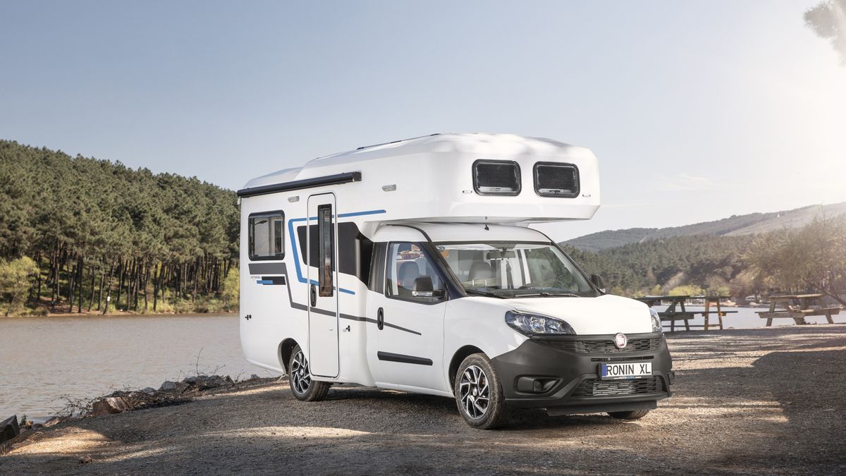 Obytný Fiat Doblo ubytuje čtyři nocležníky, vznikl ve spolupráci s fabrikou a stojí jako lepší škodovka
